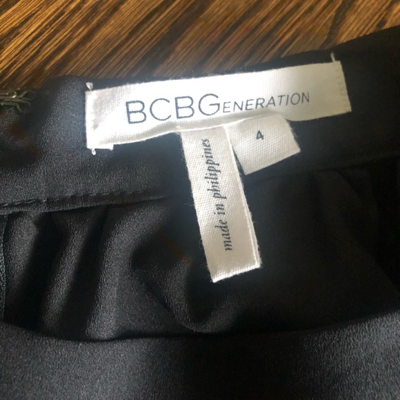 BCBG shorts - Picture 3 of 4